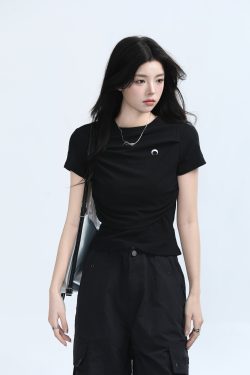 Black Waist-Cinched Pleated Short Sleeve T-Shirt for Women - Unique Slim Fit Top for Spicy Girl Style