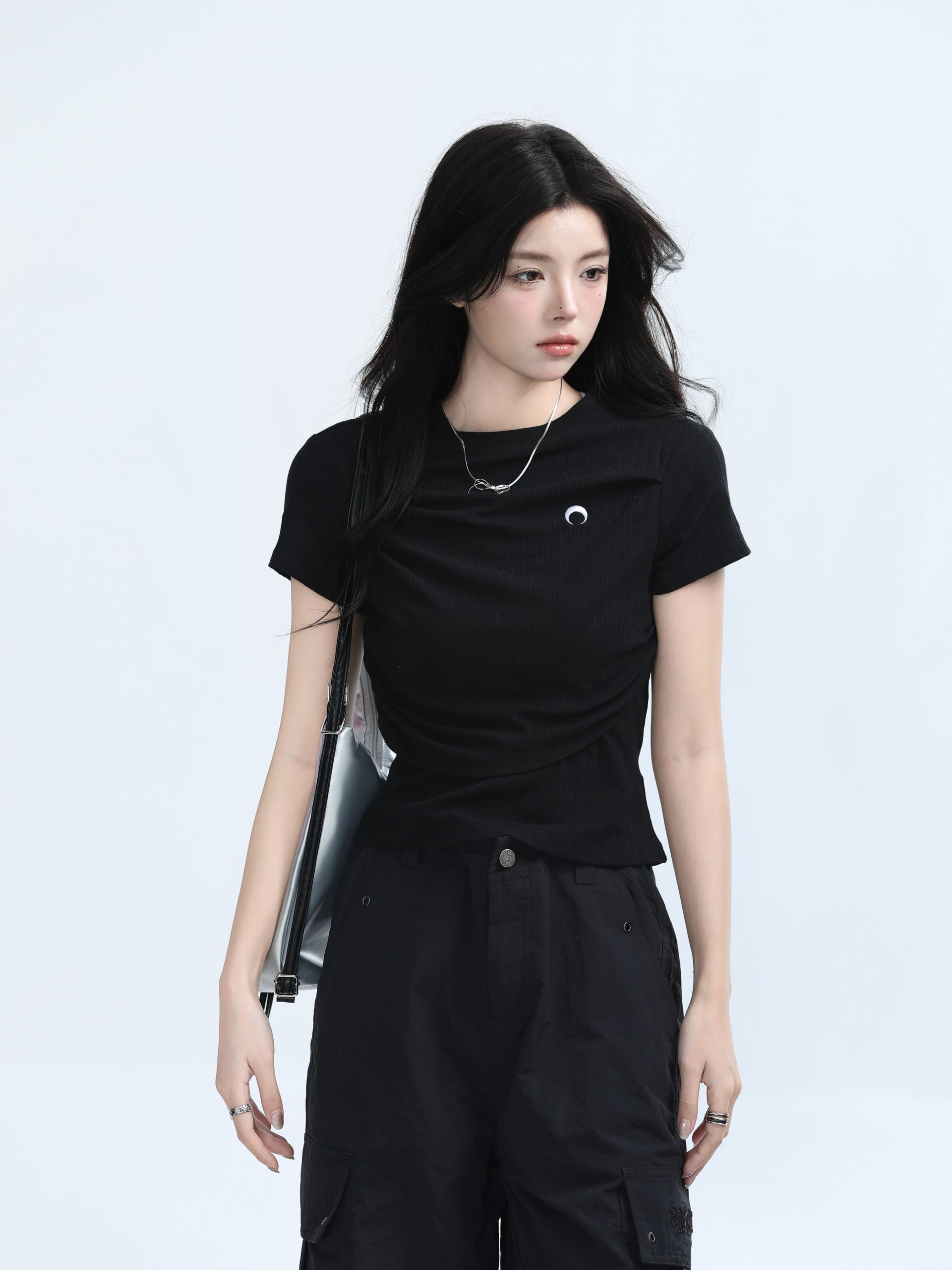 Black Waist-Cinched Pleated Short Sleeve T-Shirt for Women - Unique Slim Fit Top for Spicy Girl Style Black Waist-Cinched Pleated Short Sleeve T-Shirt for Women - Unique Slim Fit Top for Spicy Girl Style