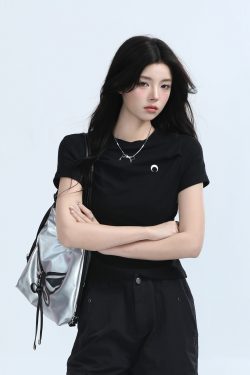 Black Waist-Cinched Pleated Short Sleeve T-Shirt for Women - Unique Slim Fit Top for Spicy Girl Style