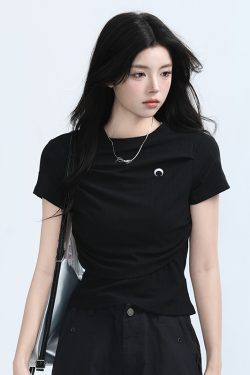 Black Waist-Cinched Pleated Short Sleeve T-Shirt for Women - Unique Slim Fit Top for Spicy Girl Style