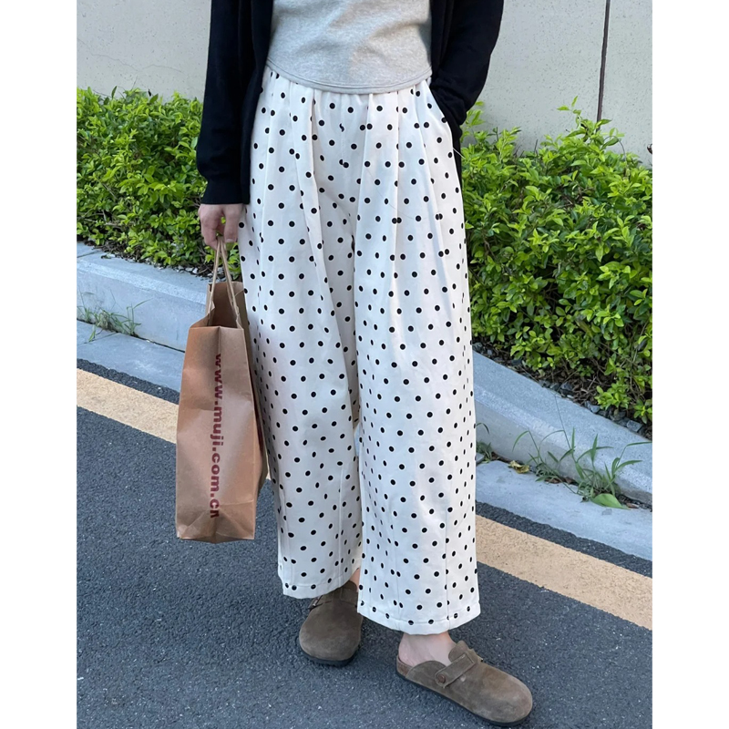 Black Women's Plus Size Summer Balloon Pants, Casual Loose Wide-Leg High-Waisted 90s Style Nine-Point Trousers Black Women's Plus Size Summer Balloon Pants, Casual Loose Wide-Leg High-Waisted 90s Style Nine-Point Trousers