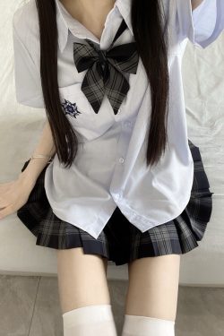 Blue Embroidered JK Uniform Short Sleeve Shirt for Women - Loose College Style Summer Top with Camellia Design