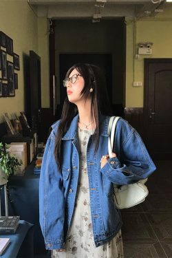 Blue Retro Embroidered Denim Jacket for Women - Vintage Style Loose Lapel Top for Spring Fashion