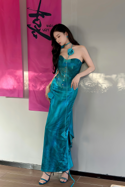 Blue Sea Legend Costume Set - Mother-of-Pearl Corset & Satin Mermaid Skirt - Fishbone Design - Y2K Inspired Fashion