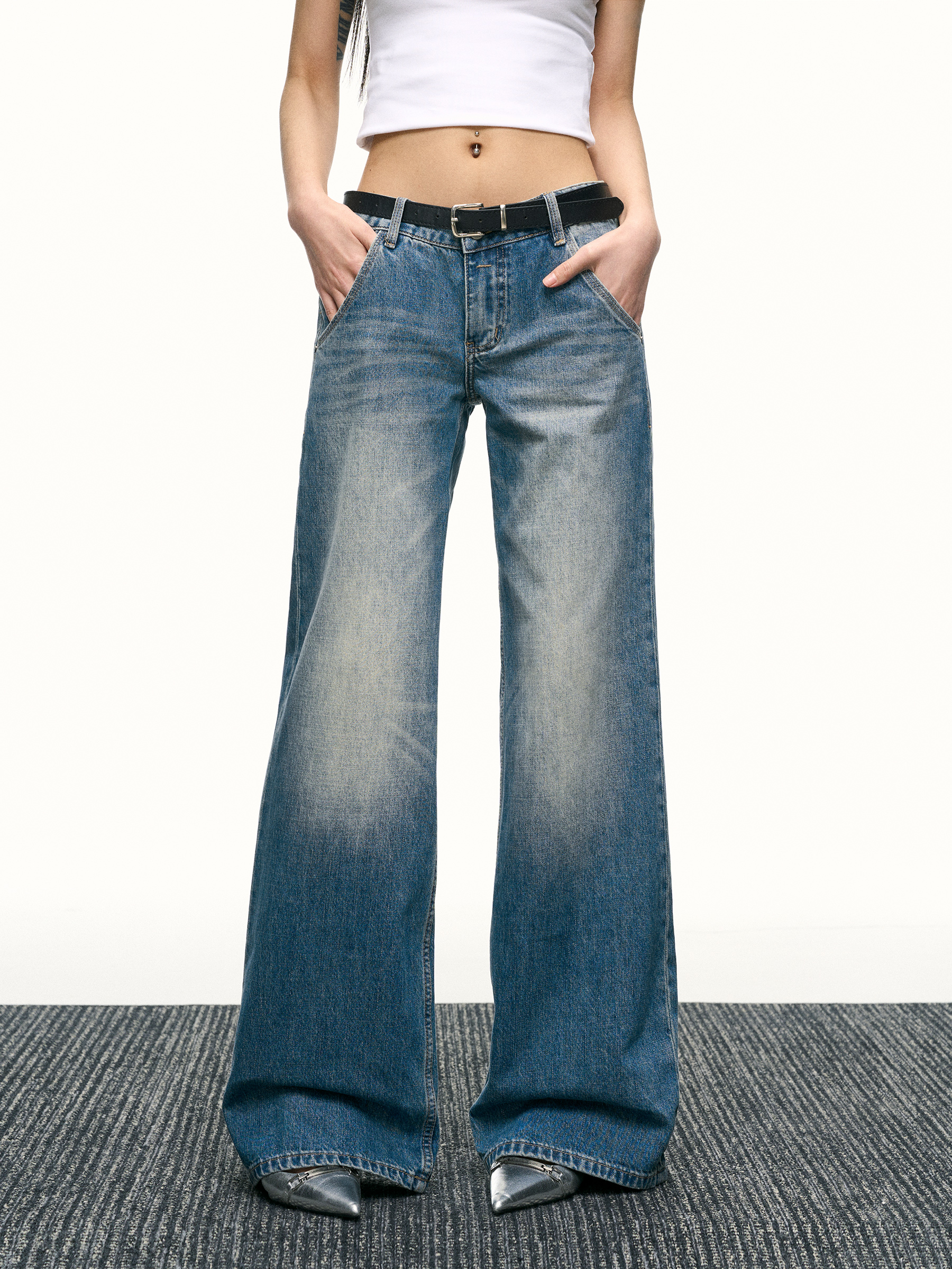 Blue Washed Scratch-Style Low-Rise Jeans for Women, Loose Straight-Leg Trousers, Slimming Wide-Leg Pants for Spring and Autumn Fashion Blue Washed Scratch-Style Low-Rise Jeans for Women, Loose Straight-Leg Trousers, Slimming Wide-Leg Pants for Spring and Autumn Fashion
