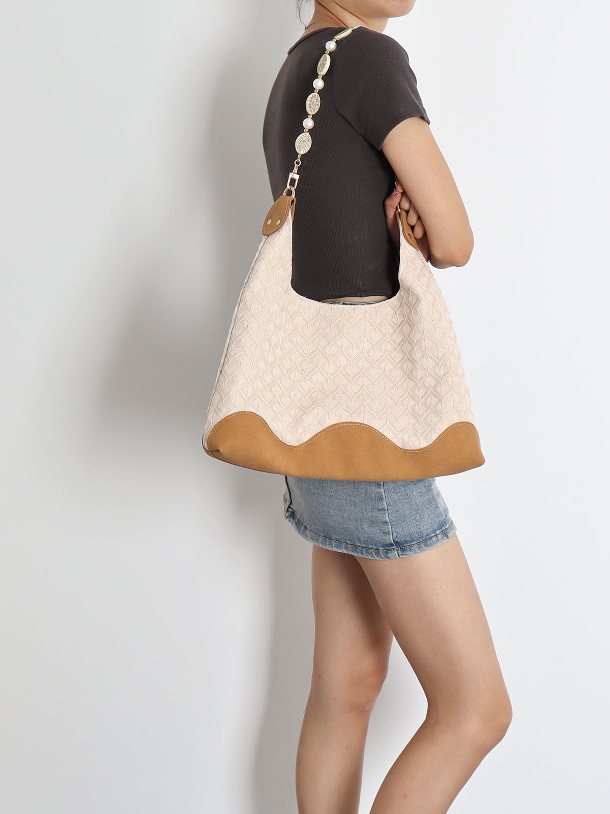 Bohemian Beaded Tote Bag for Women - Large Capacity Woven Shoulder Bag for Commuting and Vacation Bohemian Beaded Tote Bag for Women - Large Capacity Woven Shoulder Bag for Commuting and Vacation