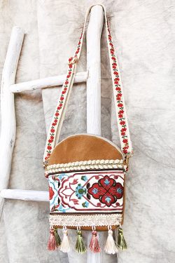 Bohemian Ethnic Style Women's Crossbody Bag with Embroidered Tassels - Yunnan Travel Hanfu Design for Spring/Summer Collection