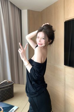 Breathable Cool V-Neck Short Sleeve T-Shirt for Women - Loose Slim Fit White Top, Perfect for Casual 90s and Y2K Style