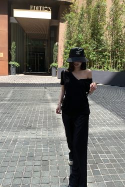 Breathable Cool V-Neck Short Sleeve T-Shirt for Women - Loose Slim Fit White Top, Perfect for Casual 90s and Y2K Style