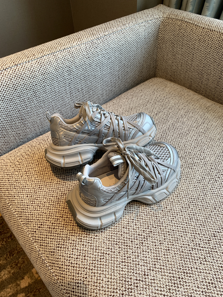 Breathable Genuine Leather Mesh Thick-Soled Dad Shoes for Women - Height-Increasing Casual Sports Shoes for Spring 2025 Breathable Genuine Leather Mesh Thick-Soled Dad Shoes for Women - Height-Increasing Casual Sports Shoes for Spring 2025