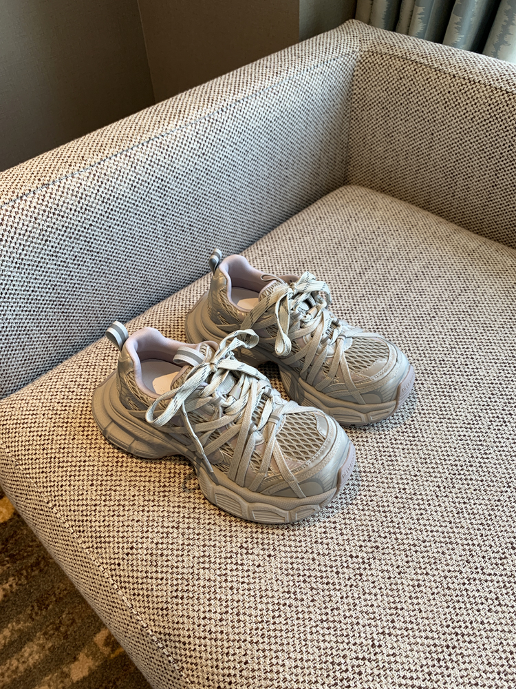 Breathable Genuine Leather Mesh Thick-Soled Dad Shoes for Women - Height-Increasing Casual Sports Shoes for Spring 2025 Breathable Genuine Leather Mesh Thick-Soled Dad Shoes for Women - Height-Increasing Casual Sports Shoes for Spring 2025