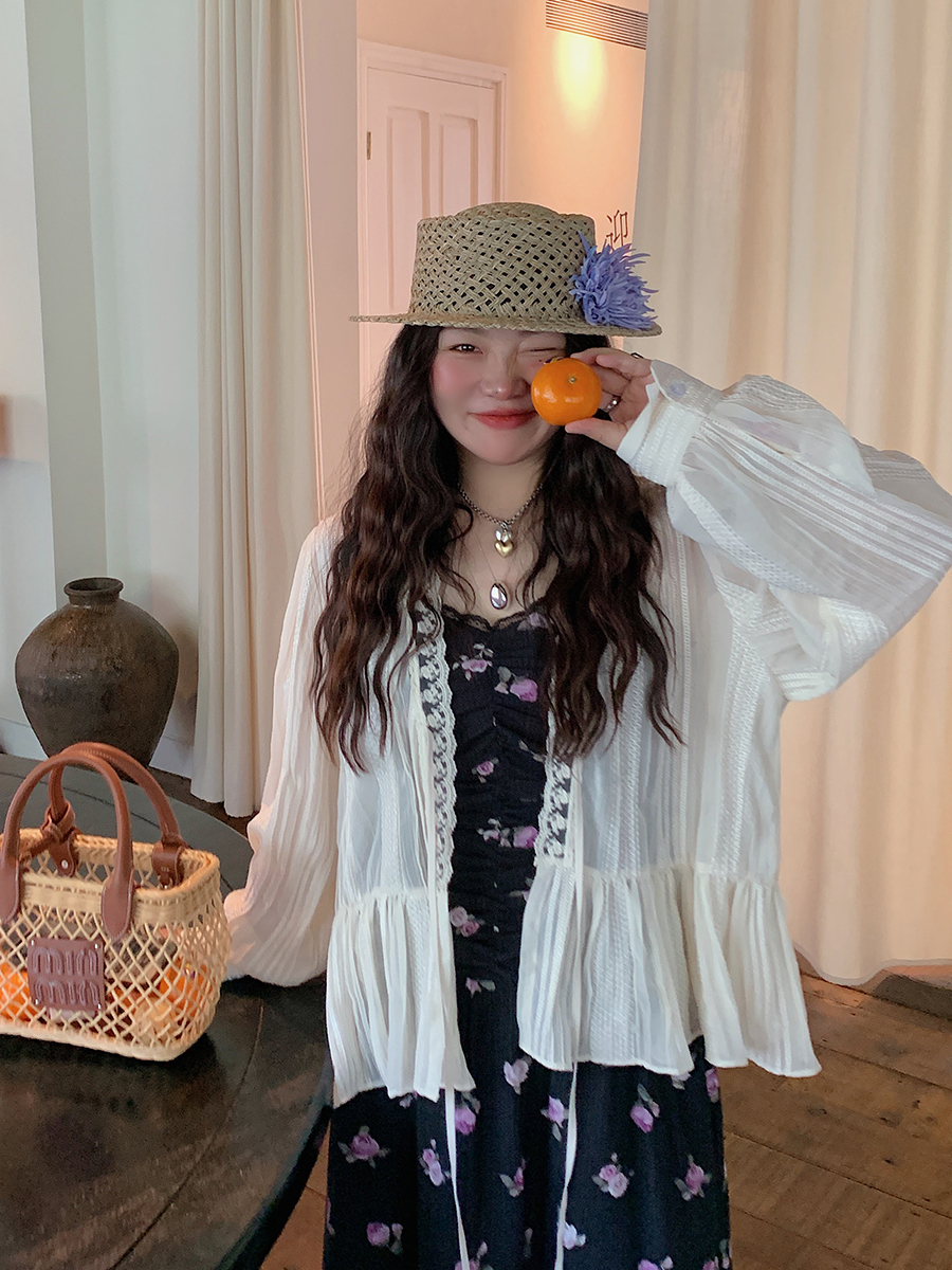 Breathable Long Sleeve Lace Blouse for Women - Summer 2025 Thin Shirt Jacket, Niche Design, Perfect for 90s and Y2K Fashion Breathable Long Sleeve Lace Blouse for Women - Summer 2025 Thin Shirt Jacket, Niche Design, Perfect for 90s and Y2K Fashion