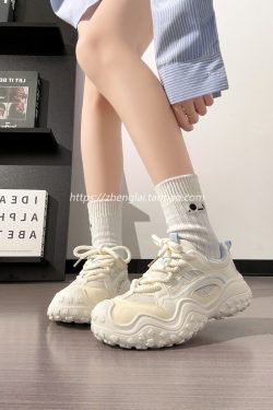 Breathable Mesh Dad Shoes for Women - Lightweight Summer Hiking Sneakers, Versatile White Sports Shoes for Comfort and Style