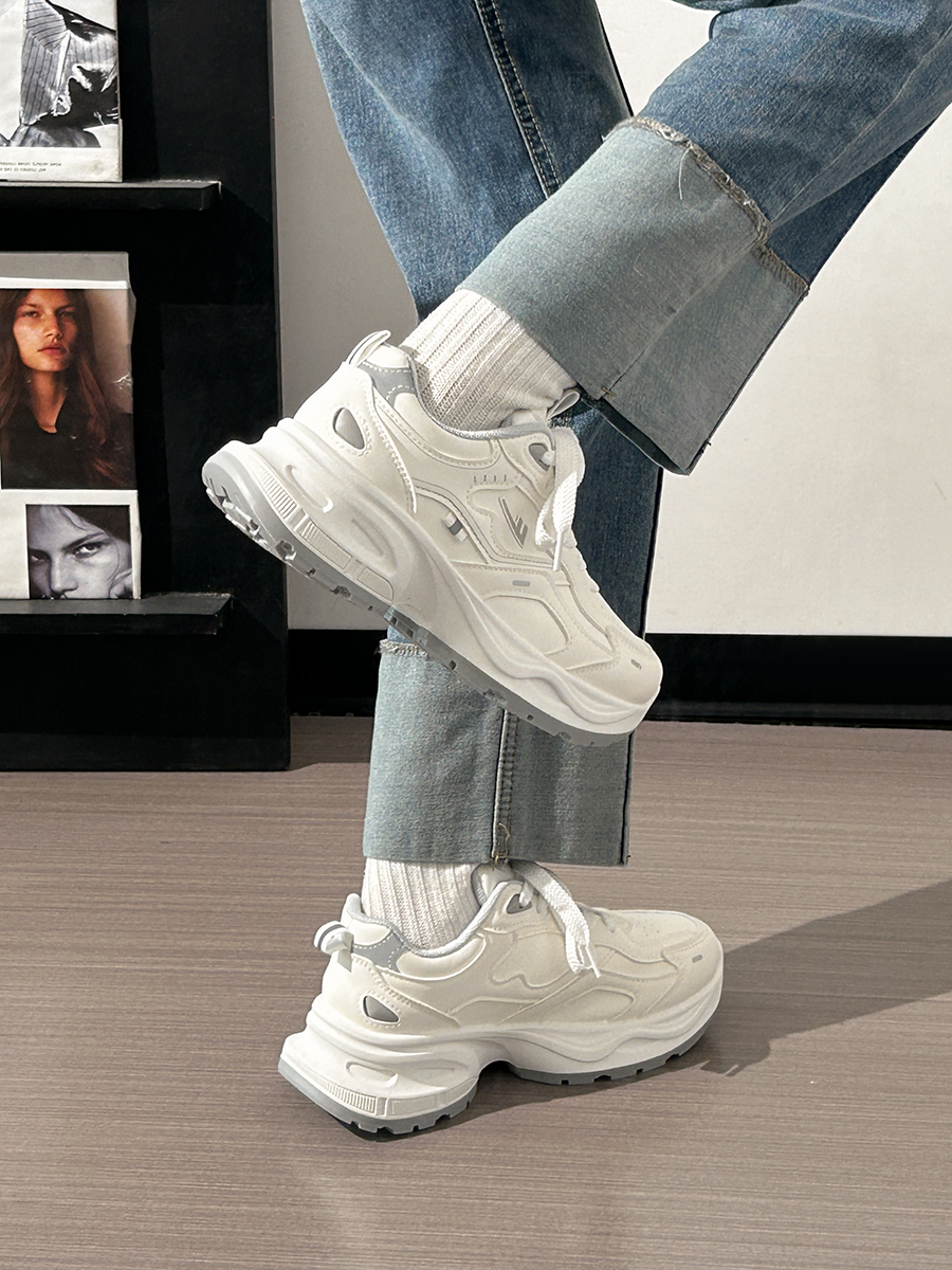 Breathable Mesh Dad Sneakers for Women and Men - Versatile 2025 Summer Sports Shoes in White Breathable Mesh Dad Sneakers for Women and Men - Versatile 2025 Summer Sports Shoes in White