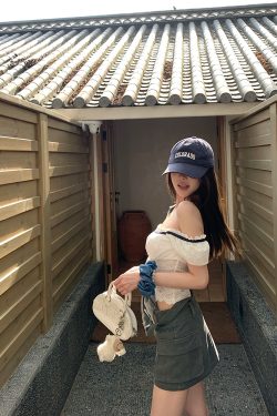 Breathable Seamless Gathered Breast Tape for Summer, Invisible Fabric Chest Stickers, Anti-Exposure Solution