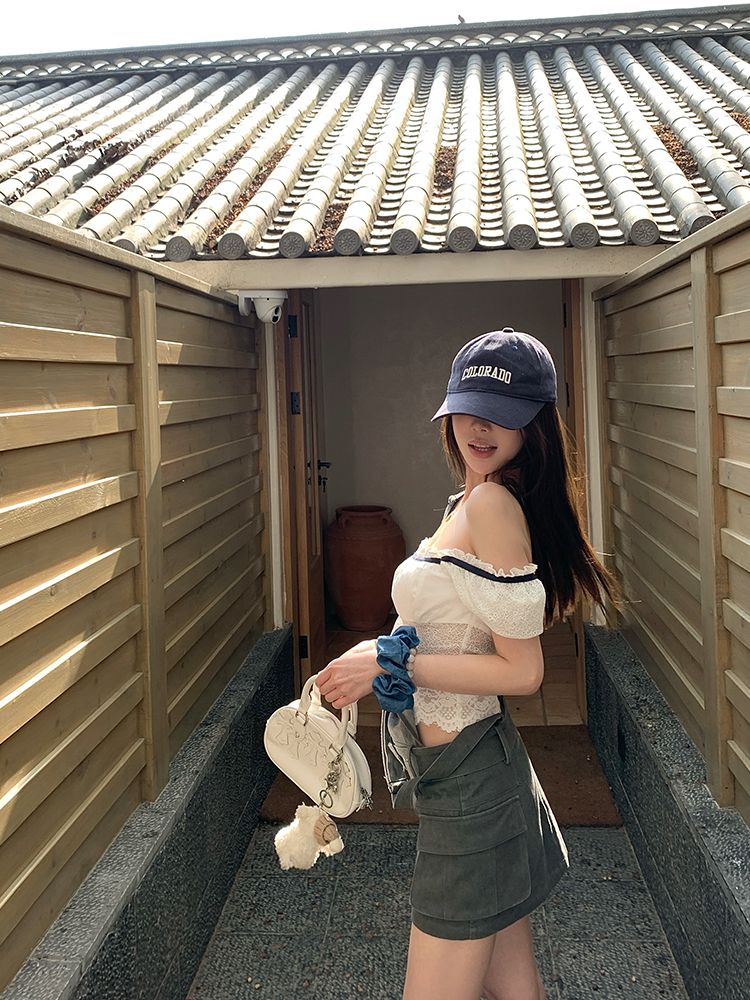 Breathable Seamless Gathered Breast Tape for Summer, Invisible Fabric Chest Stickers, Anti-Exposure Solution Breathable Seamless Gathered Breast Tape for Summer, Invisible Fabric Chest Stickers, Anti-Exposure Solution