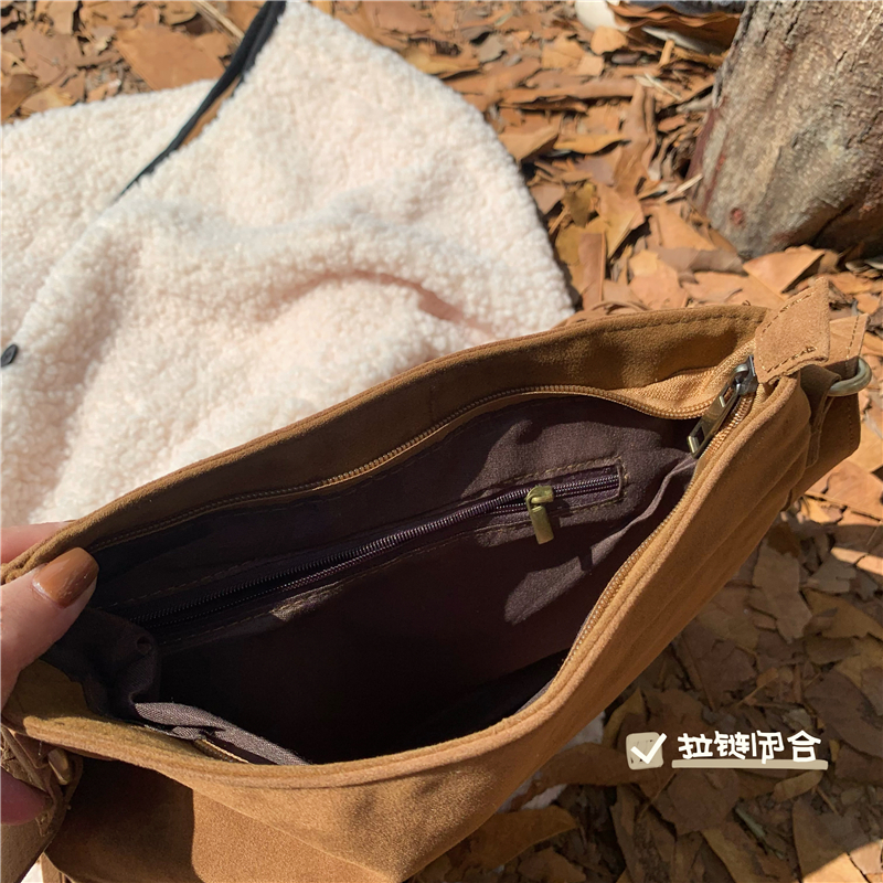 Brown Retro American Fringe Bag - Women's Bohemian Faux Suede Crossbody & Shoulder Bag for Versatile Style Brown Retro American Fringe Bag - Women's Bohemian Faux Suede Crossbody & Shoulder Bag for Versatile Style