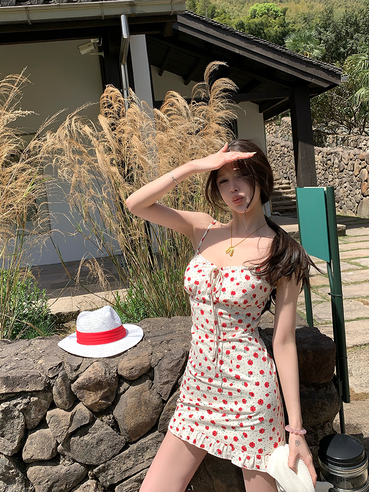 Brown Rose Floral Spaghetti Strap Dress - Summer Sweetheart Waist-Defining Slim Skirt for Y2K and 90s Fashion Brown Rose Floral Spaghetti Strap Dress - Summer Sweetheart Waist-Defining Slim Skirt for Y2K and 90s Fashion