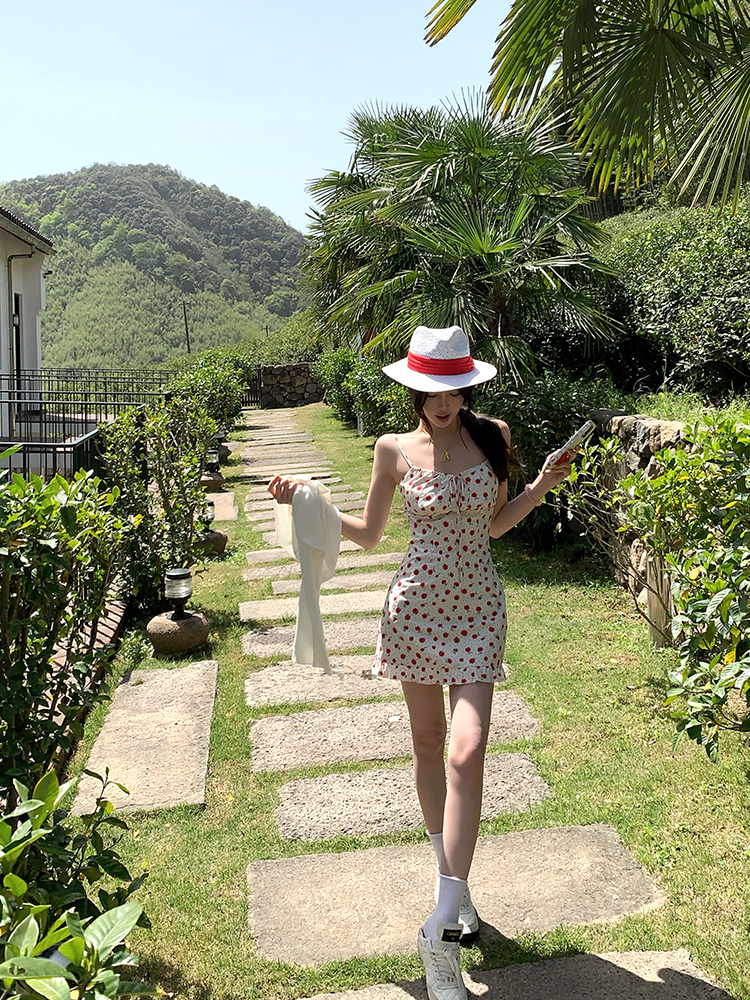 Brown Rose Floral Spaghetti Strap Dress - Summer Sweetheart Waist-Defining Slim Skirt for Y2K and 90s Fashion Brown Rose Floral Spaghetti Strap Dress - Summer Sweetheart Waist-Defining Slim Skirt for Y2K and 90s Fashion