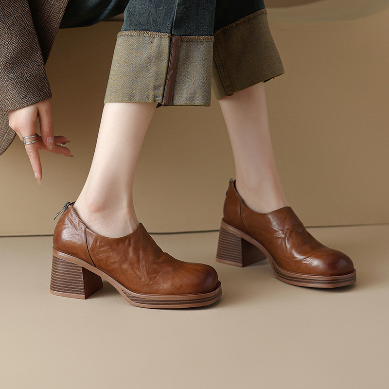 Brown Vintage Italian-Style Soft Sole Ankle Boots with Back Zipper – 6.5 cm Heel, Comfortable Cow Leather Footwear Brown Vintage Italian-Style Soft Sole Ankle Boots with Back Zipper – 6.5 cm Heel, Comfortable Cow Leather Footwear