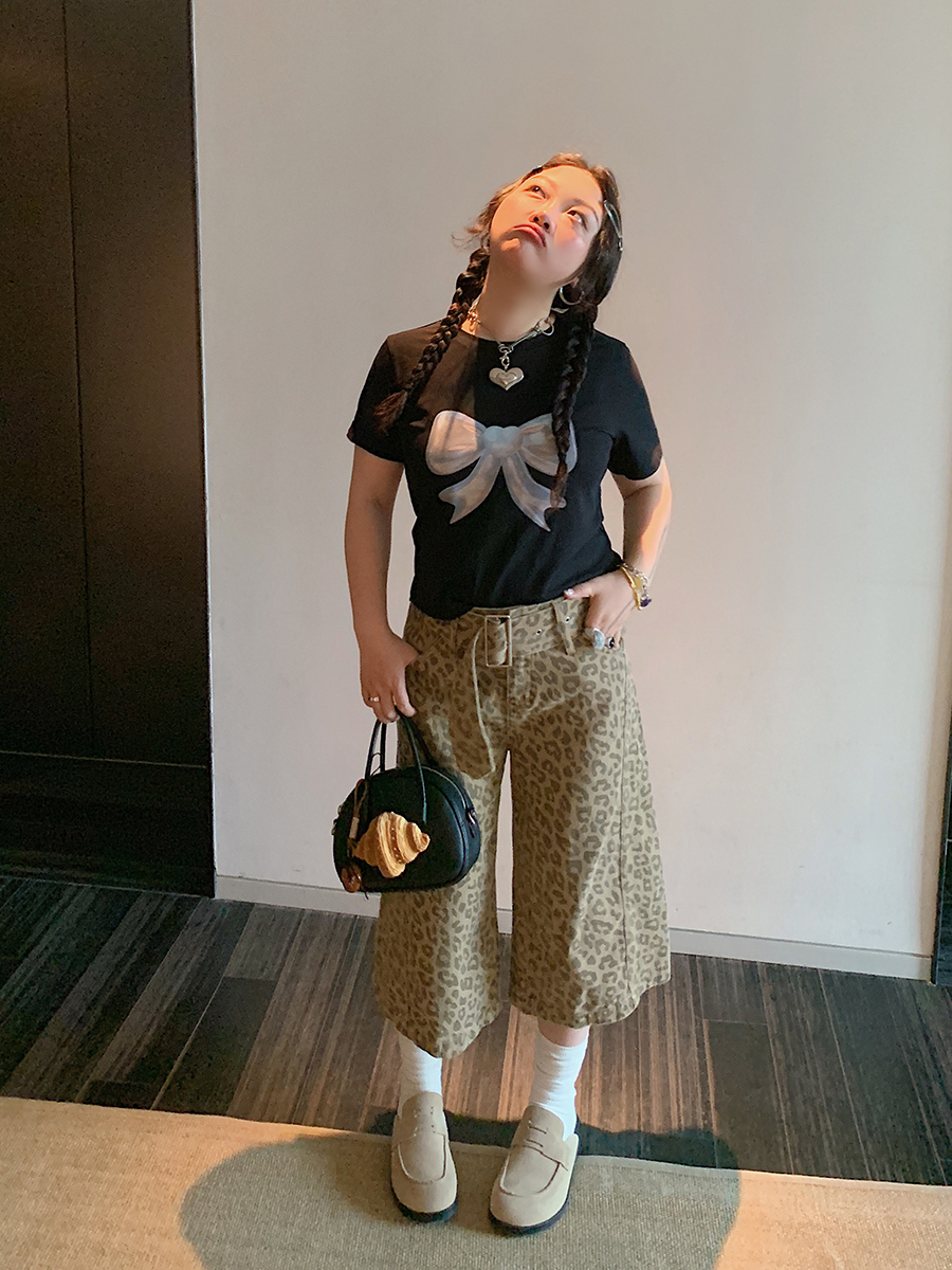 Butterfly Knot Short Sleeve T-Shirt for Women, Plus Size, Round Neck, Regular Fit, Black Top, 2025 Spring Summer Fashion Butterfly Knot Short Sleeve T-Shirt for Women, Plus Size, Round Neck, Regular Fit, Black Top, 2025 Spring Summer Fashion