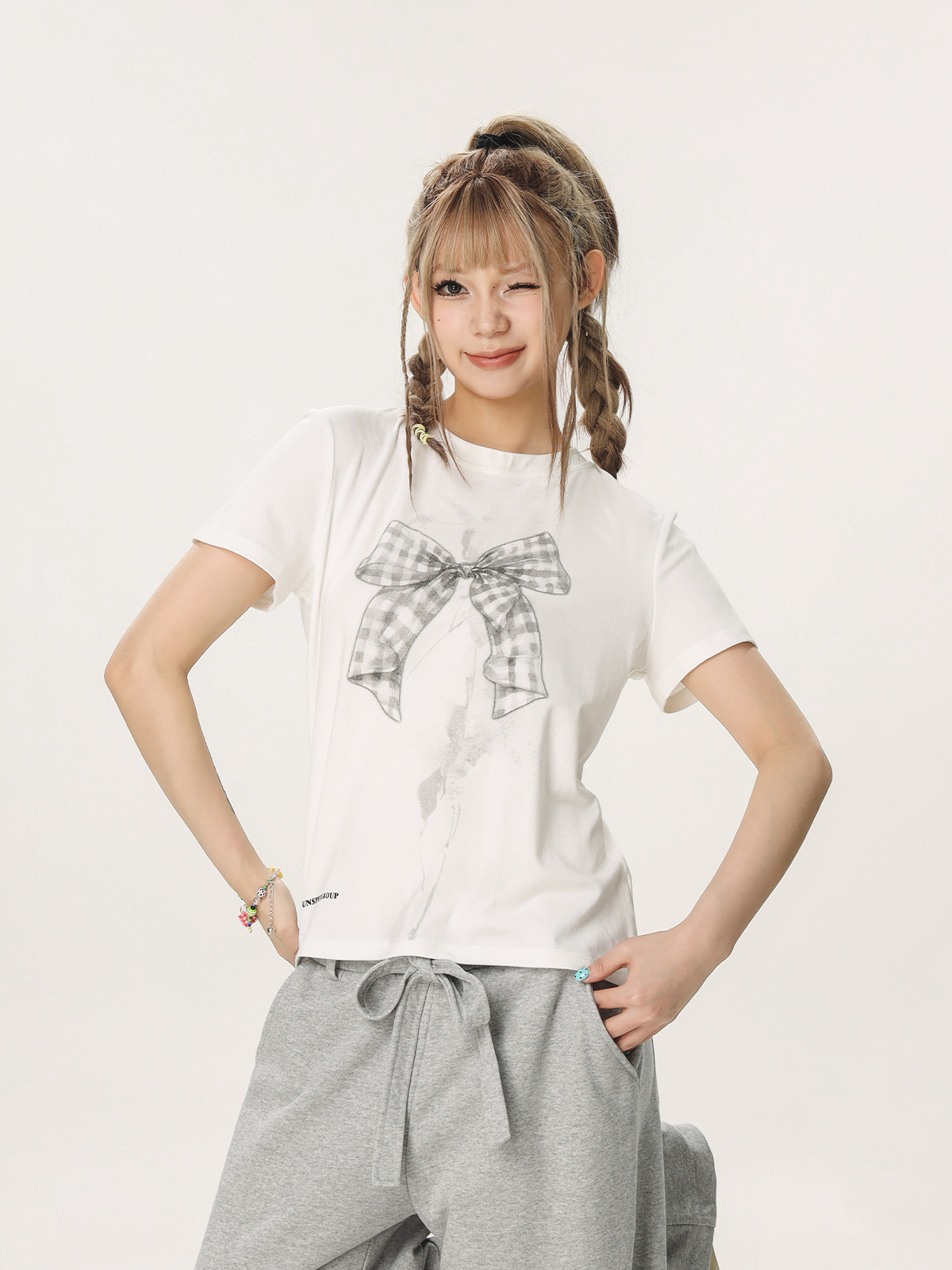 Butterfly Print Short Sleeve T-Shirt for Women - Casual Summer Versatile Slim Fit Top, Trendy 90s American Style Butterfly Print Short Sleeve T-Shirt for Women - Casual Summer Versatile Slim Fit Top, Trendy 90s American Style