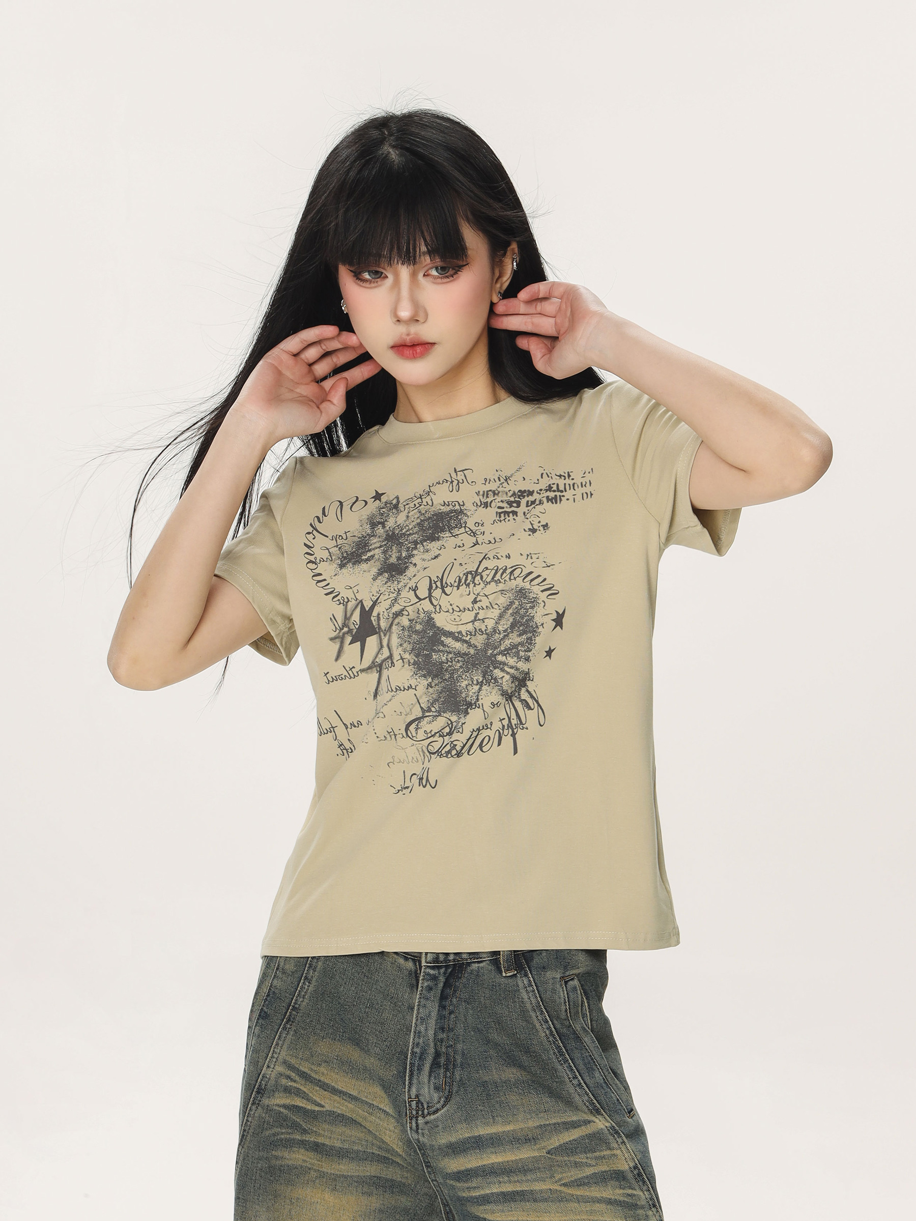 Butterfly Print Slim Fit Crop Top T-Shirt for Women – Summer Short Sleeve Casual Style, Y2K Aesthetic, Spicy Girl Fashion Butterfly Print Slim Fit Crop Top T-Shirt for Women – Summer Short Sleeve Casual Style, Y2K Aesthetic, Spicy Girl Fashion