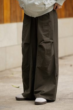 Casual Japanese-Style Pleated Cargo Pants for Men - Trendy Loose-Fit Design with Elastic Waistband and Drape