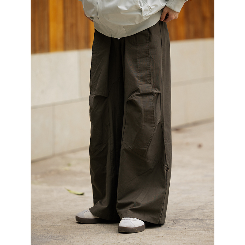 Casual Japanese-Style Pleated Cargo Pants for Men - Trendy Loose-Fit Design with Elastic Waistband and Drape Casual Japanese-Style Pleated Cargo Pants for Men - Trendy Loose-Fit Design with Elastic Waistband and Drape