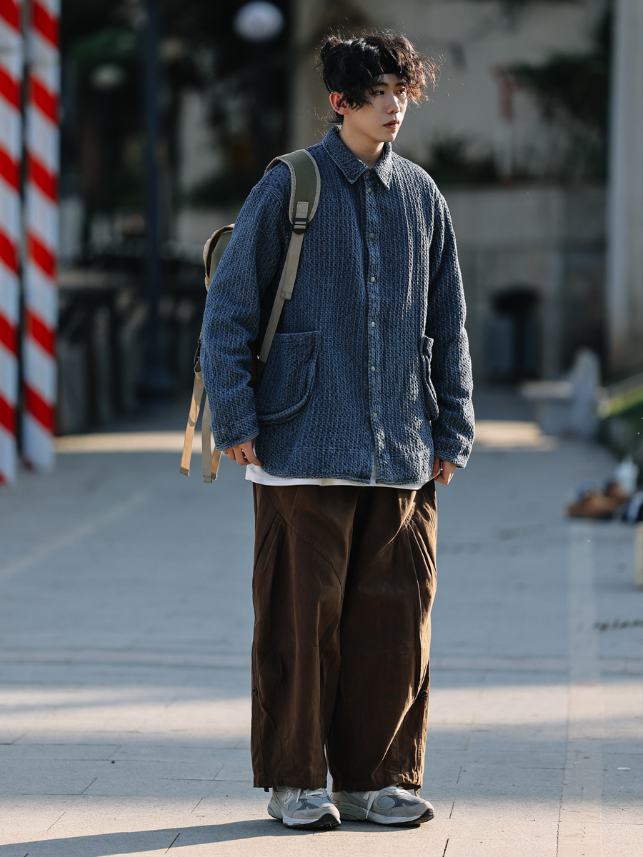 Casual Japanese-Style Pleated Cargo Pants for Men - Trendy Loose-Fit Design with Elastic Waistband and Drape Casual Japanese-Style Pleated Cargo Pants for Men - Trendy Loose-Fit Design with Elastic Waistband and Drape