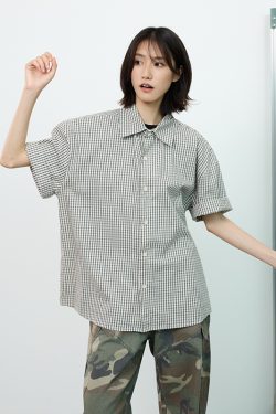 Casual Plaid Short Sleeve Shirt for Men and Women - Oversized Unisex Commuter Top, Perfect for 90s and Y2K Style