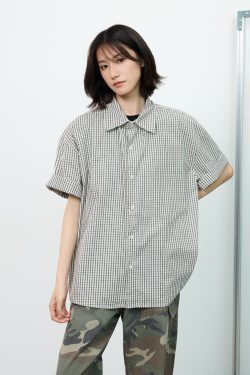 Casual Plaid Short Sleeve Shirt for Men and Women - Oversized Unisex Commuter Top, Perfect for 90s and Y2K Style