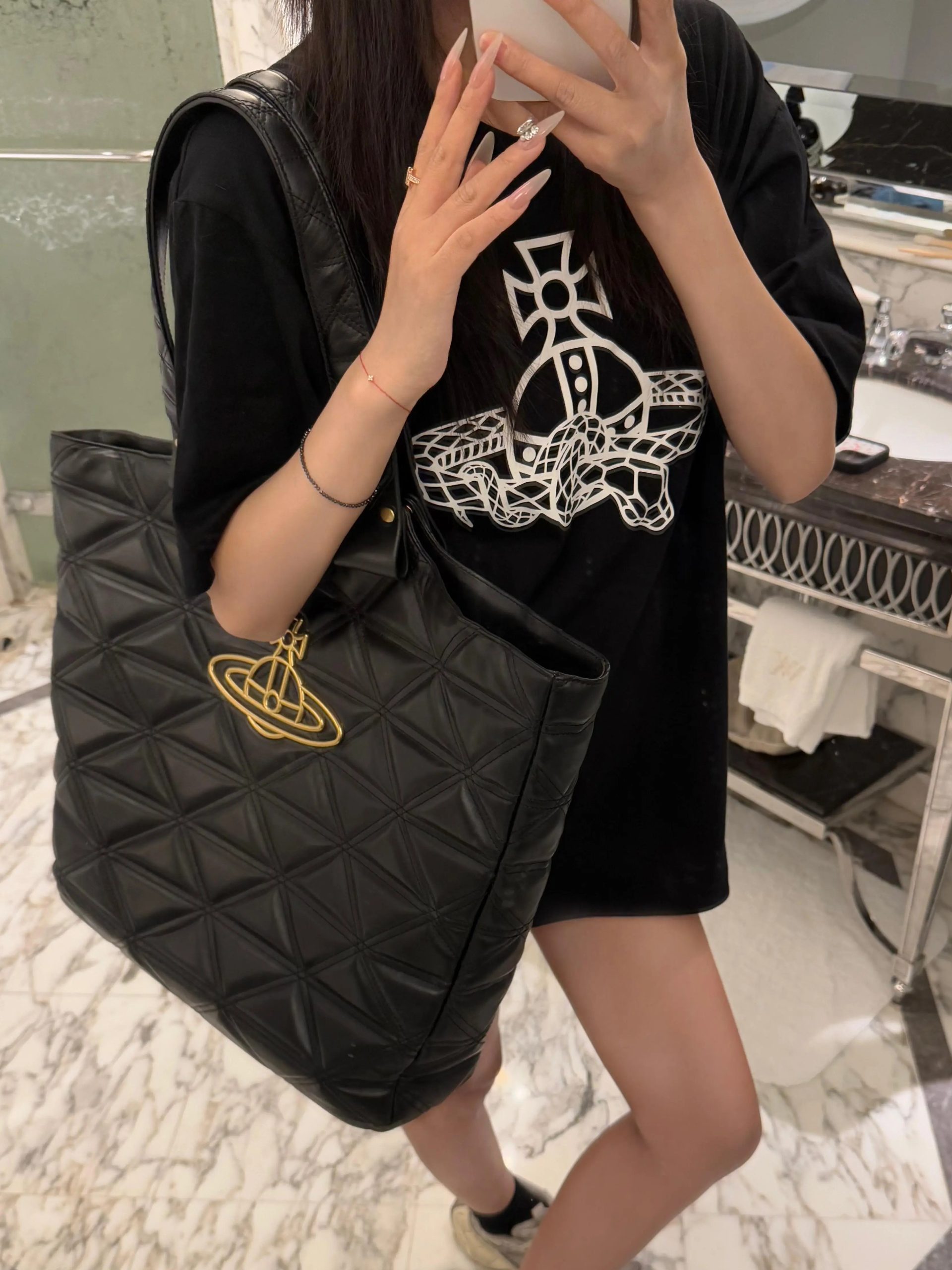 Casual Printed Snake T-Shirt for Women - Loose Fit, Round Neck, Pure Cotton - 25SS South Korea INS Limited Edition Casual Printed Snake T-Shirt for Women - Loose Fit, Round Neck, Pure Cotton - 25SS South Korea INS Limited Edition