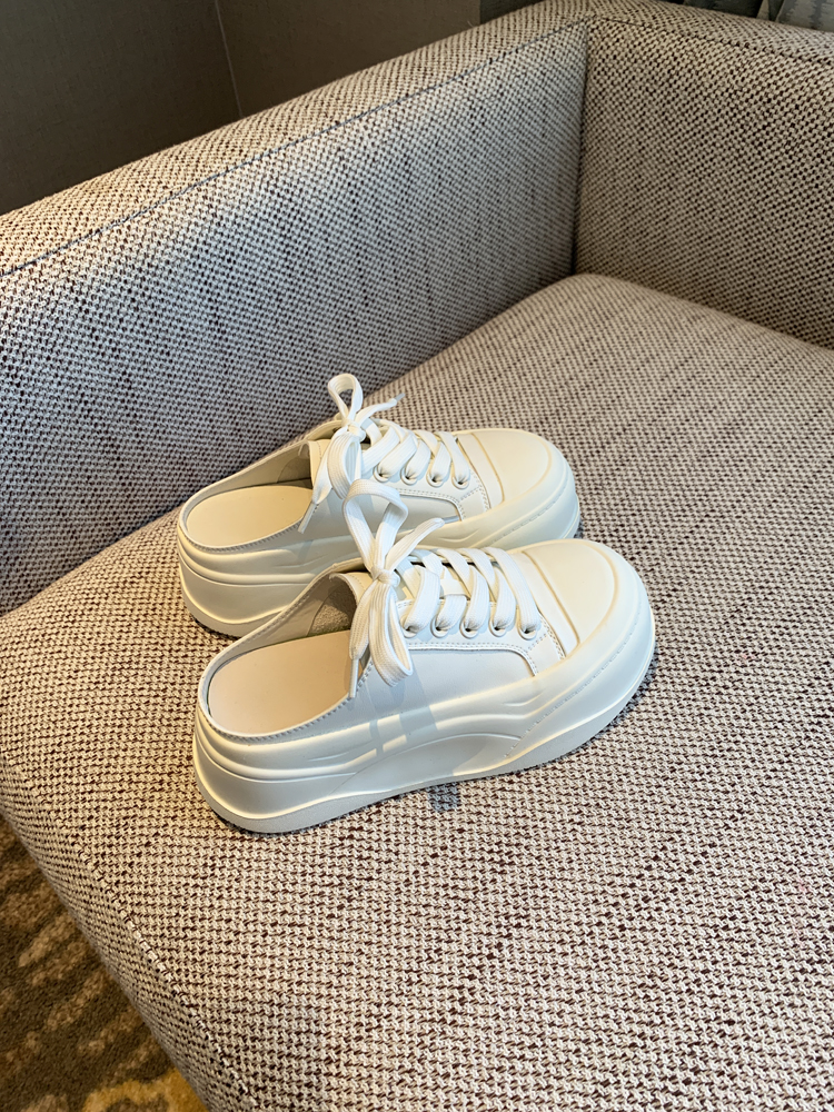 Casual Slip-On Thick-Soled White Slippers for Women - Sweet & Versatile 2025 Style Half-Drag Shoes Casual Slip-On Thick-Soled White Slippers for Women - Sweet & Versatile 2025 Style Half-Drag Shoes