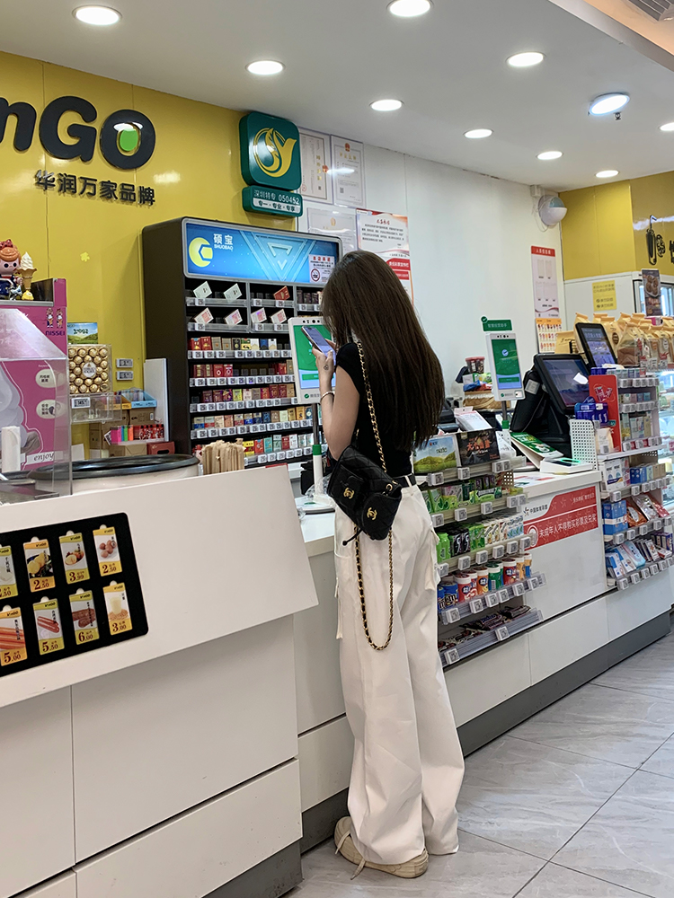 Casual Women's Vintage Work Pants - Loose Slimming White Straight Pants in Girl Group Style, Y2K Inspired Fashion Casual Women's Vintage Work Pants - Loose Slimming White Straight Pants in Girl Group Style, Y2K Inspired Fashion