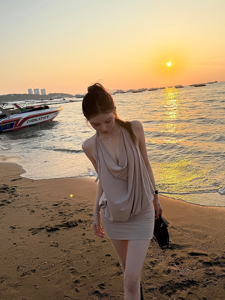 Charming Thai-Inspired Bodycon Dress for Women, Plunging Neckline, Tie Backless Design, Short Length, Trendy Summer Style Charming Thai-Inspired Bodycon Dress for Women, Plunging Neckline, Tie Backless Design, Short Length, Trendy Summer Style
