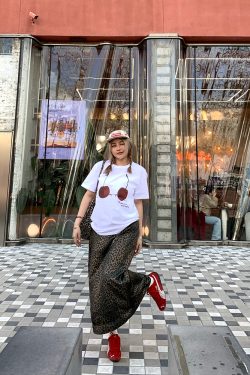 Cherry Print Round Neck Short Sleeve T-Shirt for Women - Versatile Loose Slim Fit Top for Spring/Summer 2025 Fashion