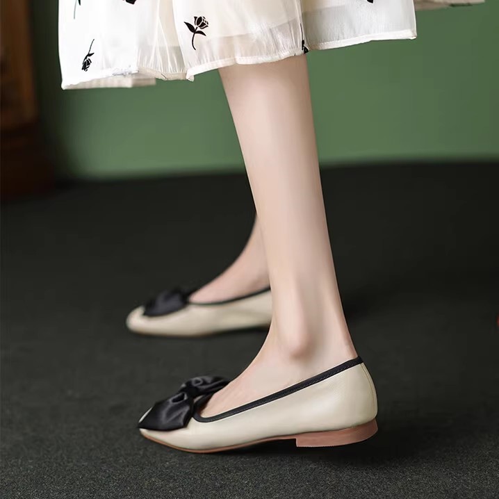 Chic Italian Bow Shallow Mouth Flat Loafers for Women - Versatile Genuine Leather Single Shoes in Fashionable Style Chic Italian Bow Shallow Mouth Flat Loafers for Women - Versatile Genuine Leather Single Shoes in Fashionable Style