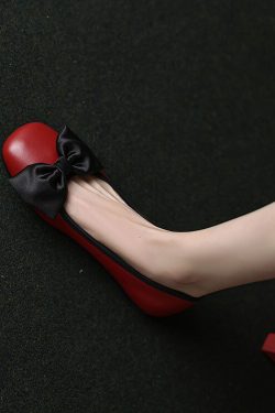 Chic Italian Bow Shallow Mouth Flat Loafers for Women - Versatile Genuine Leather Single Shoes in Fashionable Style