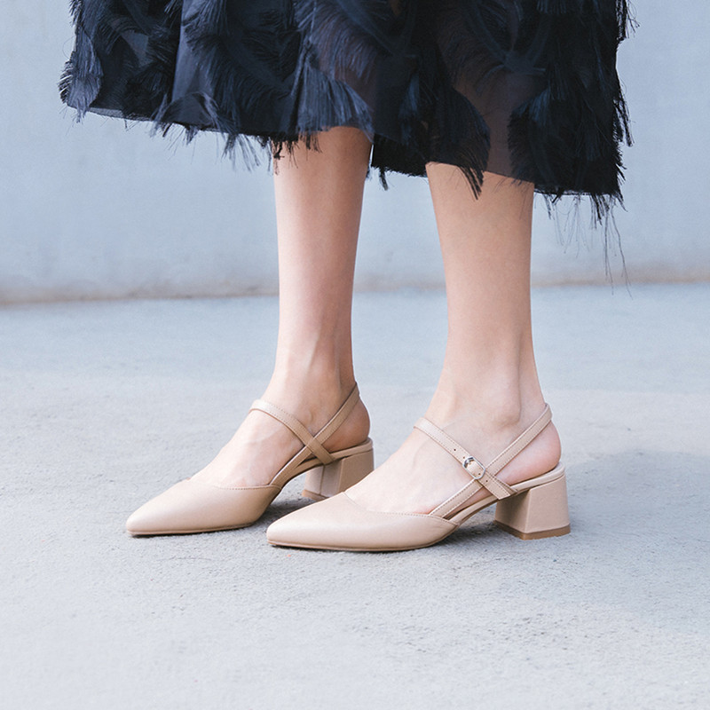 Chic Korean Style Genuine Leather Mid-Heel Sandals for Bridesmaids - Chunky Heel, Pointed Toe, Slimming Design for Spring/Summer Chic Korean Style Genuine Leather Mid-Heel Sandals for Bridesmaids - Chunky Heel, Pointed Toe, Slimming Design for Spring/Summer