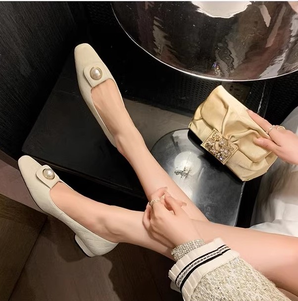 Chic Pearl Mom Shoes - Italian Flat Low-Heeled Shoes for Women, French Elegance, Chanel-Inspired, Trendy Fashion Footwear Chic Pearl Mom Shoes - Italian Flat Low-Heeled Shoes for Women, French Elegance, Chanel-Inspired, Trendy Fashion Footwear
