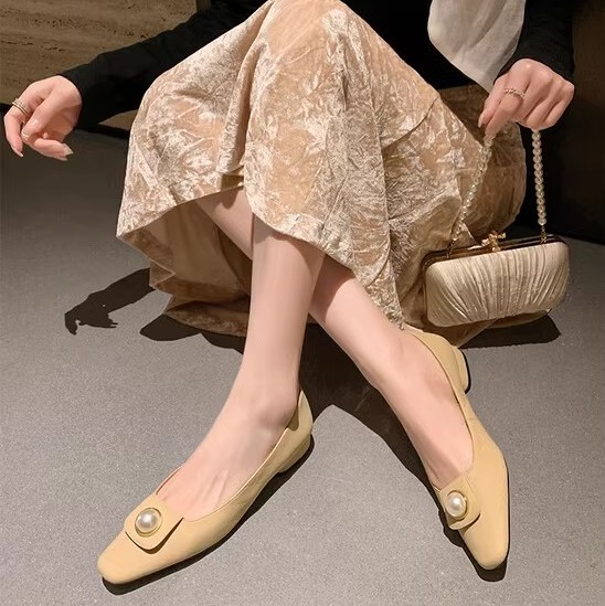 Chic Pearl Mom Shoes - Italian Flat Low-Heeled Shoes for Women, French Elegance, Chanel-Inspired, Trendy Fashion Footwear Chic Pearl Mom Shoes - Italian Flat Low-Heeled Shoes for Women, French Elegance, Chanel-Inspired, Trendy Fashion Footwear