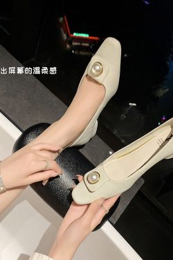 Chic Pearl Mom Shoes - Italian Flat Low-Heeled Shoes for Women, French Elegance, Chanel-Inspired, Trendy Fashion Footwear