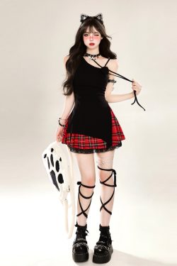 Chic Red Off-Shoulder Top for Women - Summer Y2K Slim-Fit Sleeveless T-Shirt, Waist-Cinching Concert Outfit