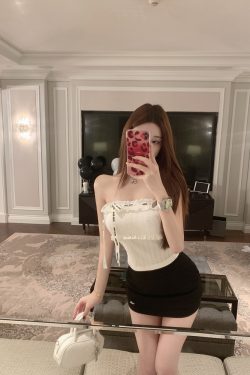 Chic Strapless Ruffled Edge Top with Built-in Padding – Perfect for 90s and Y2K Style Fashion