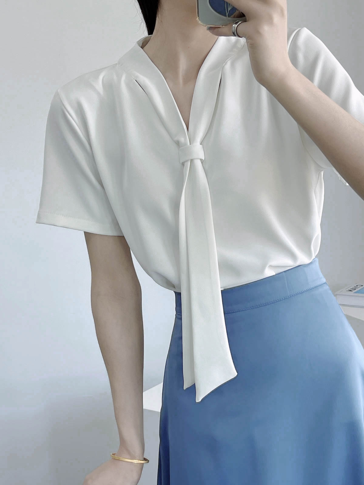 Chiffon Short-Sleeve V-Neck Top with Flowing Ribbons, Elegant Wrinkle-Resistant Summer Shirt for Women, OL Commuting Style 2025 Chiffon Short-Sleeve V-Neck Top with Flowing Ribbons, Elegant Wrinkle-Resistant Summer Shirt for Women, OL Commuting Style 2025