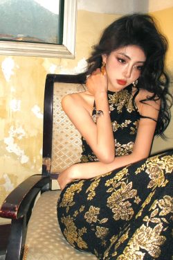Chinese-Style Qipao with Gold Foil, Sexy Halter Neck Evening Dress, National Style, High-End Fashion for Elegant Occasions