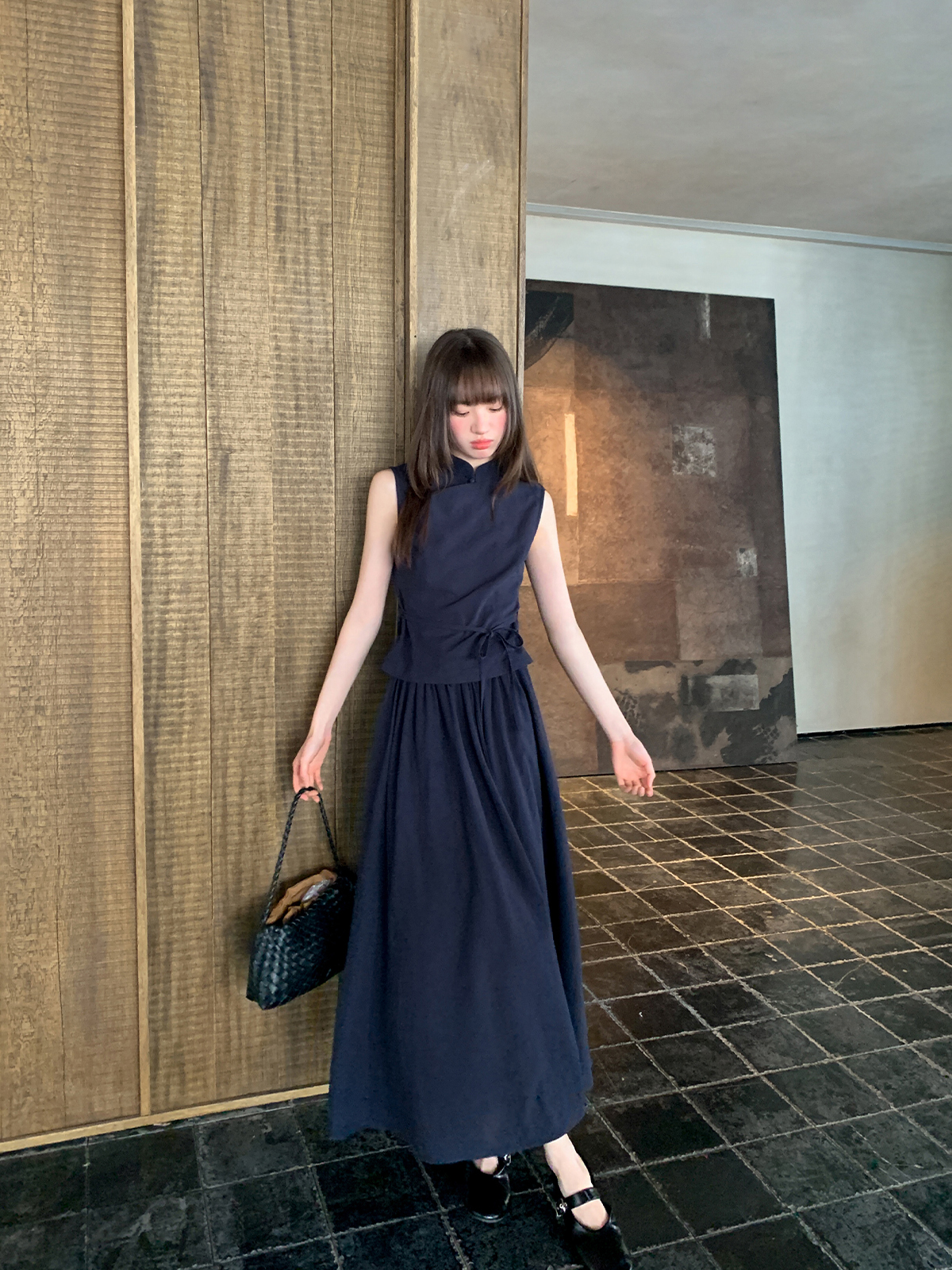 Chinese-Style Stand-Collar Vest and Half-Skirt Set for Women - Summer High-End Slimming Two-Piece Outfit Chinese-Style Stand-Collar Vest and Half-Skirt Set for Women - Summer High-End Slimming Two-Piece Outfit