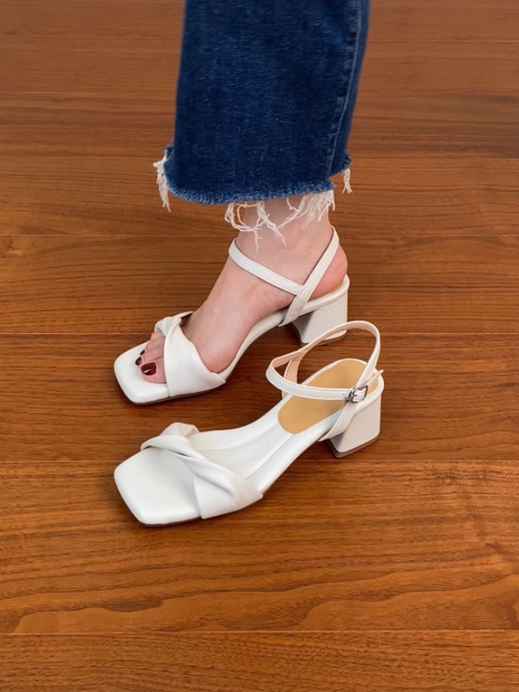 Chunky Heel Black Square Head Sandals for Women - Summer 2025 One-Word Leather Design, Trendy High Heels, Size 41 Chunky Heel Black Square Head Sandals for Women - Summer 2025 One-Word Leather Design, Trendy High Heels, Size 41