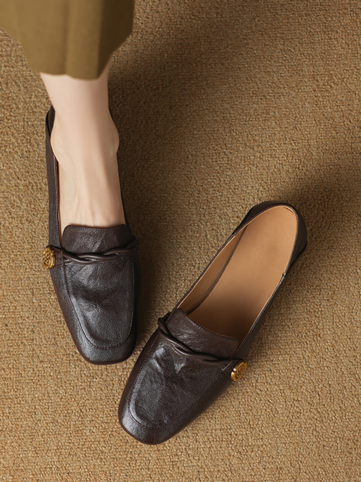 Chunky Heel Camellia Loafers for Women - Small Sheepskin Summer Shoes with Square Toe - Trendy Mid-Heel Footwear Size 41 Chunky Heel Camellia Loafers for Women - Small Sheepskin Summer Shoes with Square Toe - Trendy Mid-Heel Footwear Size 41